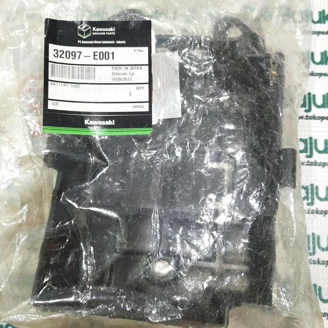 TEMPAT DUDUKAN AKI ACCU PULSAR NS200 200NS BAJAJ 200 NS  200 ORI KMI BARU