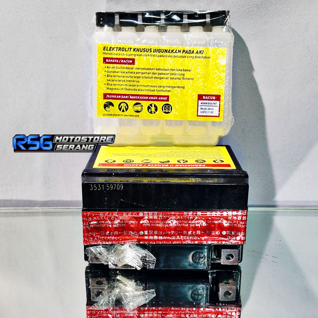 AKI ACCU GIGA CHARGE BY DAYTONA