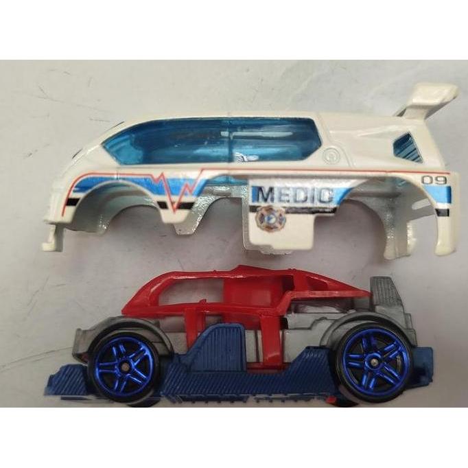 0176 ASSORTED DIECAST LOOSE : HOTWHEELS - HYPERLINER MEDIC - RARE. UNIQUE. MCS27