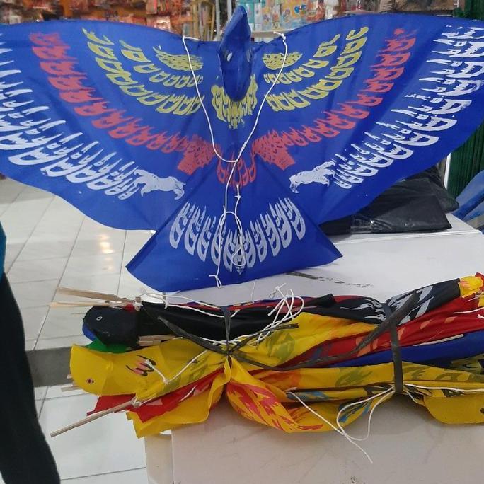 layangan hiasa burung garuda