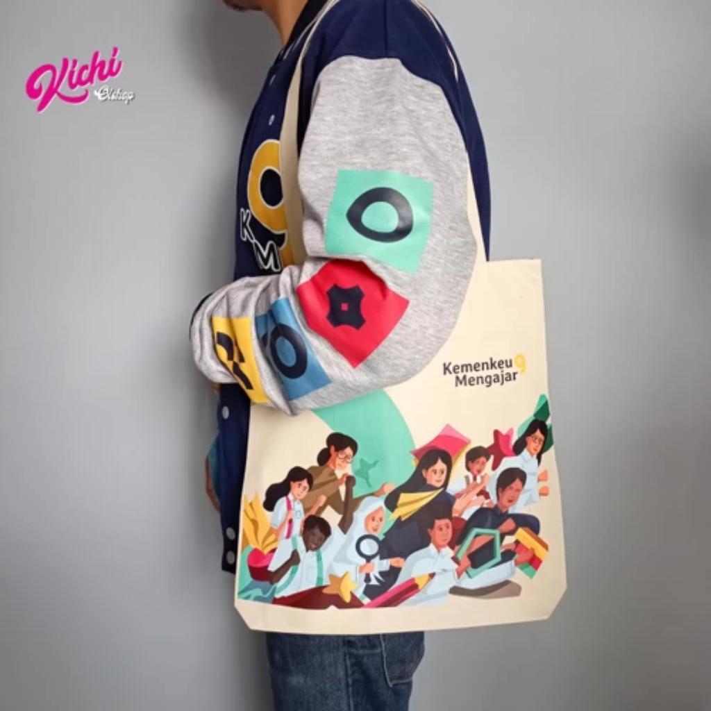 Totebag Kanvas Custom Design Suka-Suka Zipper & Furing