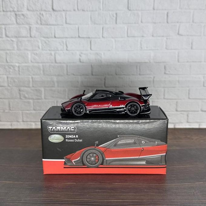 Tarmac Works Pagani Zonda R (Merah)