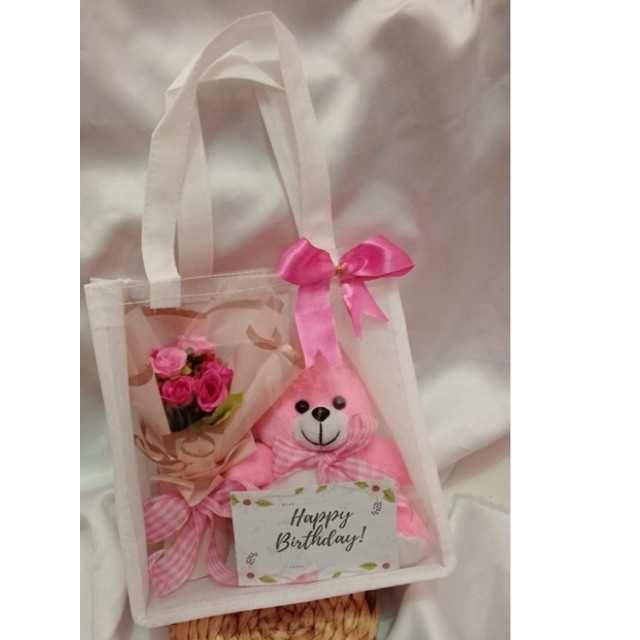 Buket bunga , buket boneka , buket tas mika , kado cewek ulang tahun , wisuda wedding hadiah hampers