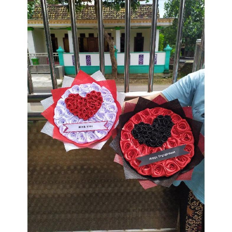 Buket Bunga/ Bucket Bunga/ Bucket Love / Bucket Bunga Love/ Bucket Bunga Wisuda/ Buket Bunga Wisuda