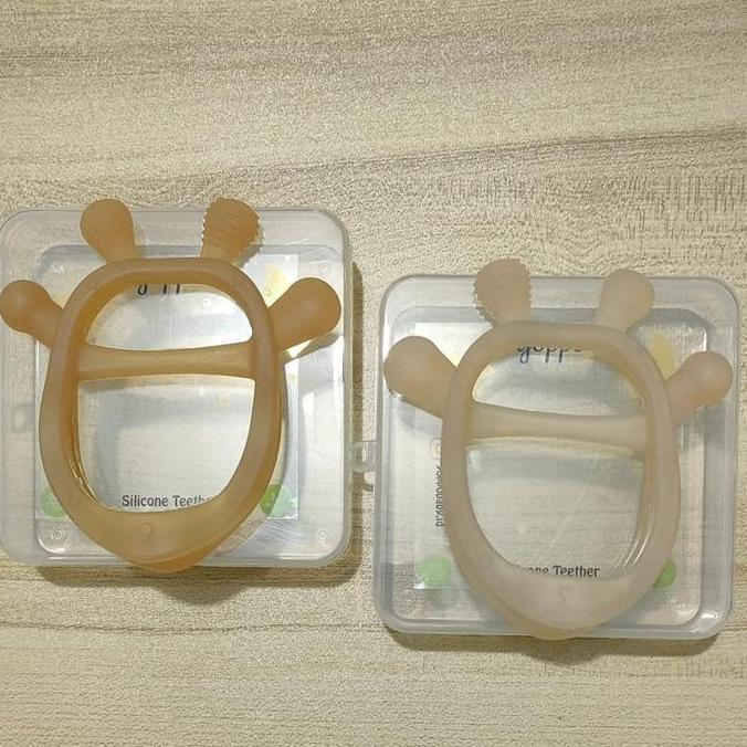 Yoppo Baby Teether Gelang Jerapah free Case / Mainan Gigitan Bayi BPA Free teether free Case