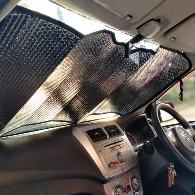 tutup kaca depan mobil