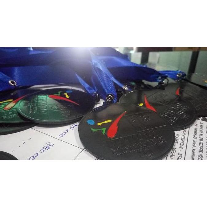 Medali Wisuda Bahan Stainless Etsa Custom