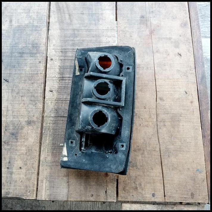TERLARIS LAMPU BELAKANG KIJANG GRAND SISI KIRI ORIGINAL KOITO JAPAN 