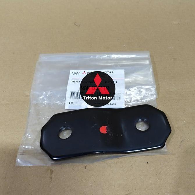 Plate Spring Shackle Anting" Per Belakang Mitsubishi Triton