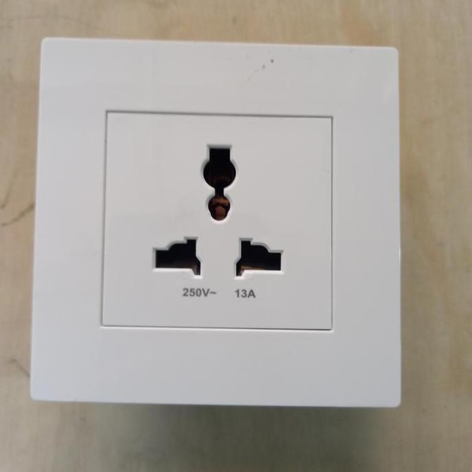 STOP KONTAK UNIVERSAL 1 GANG BOSS B10413S 13AMPER 250V B1000 READY STOCK