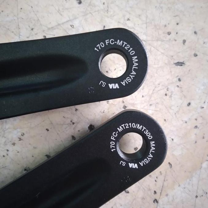 gir crankset crank set shimano original altus MT210 hollowtech 2 HT2 44T 32T 22T 3 speed triple sepe