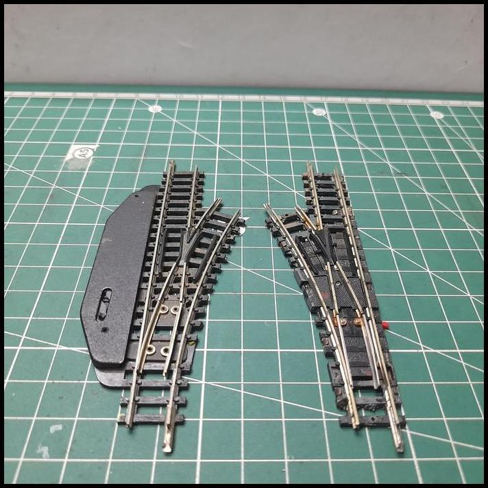 TERLARIS TRIX N GAUGE - SEPASANG WESEL MANUAL KIRI DAN KANAN (4953&4961) TR22 