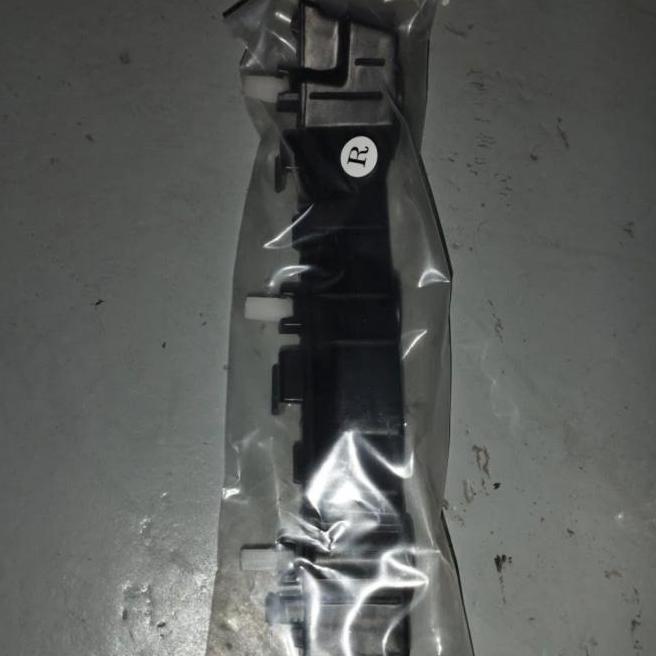 Bracket Bumper Depan Kanan Kia Rio All