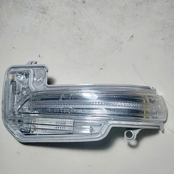Lampu Sein Spion Innova Reborn