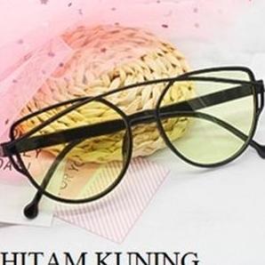 SPESIAL LIVE MERAH (COD) Kacamata Hitam Wanita Kode 8077 Frame Metal Kecil Gaya Vintage