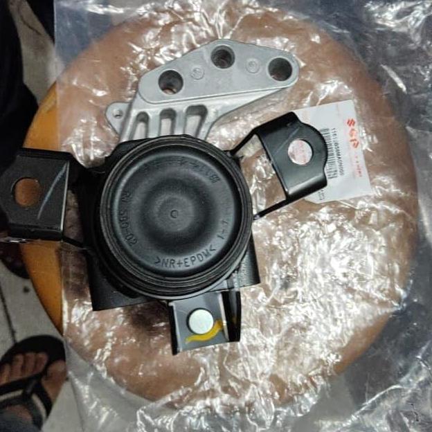 Engine mounting Ertiga kanan Original tahun lama