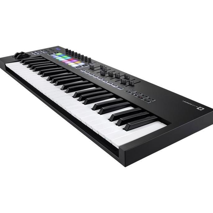 Ready  Novation Launchkey 49 Mk3 49-key Keyboard Controller