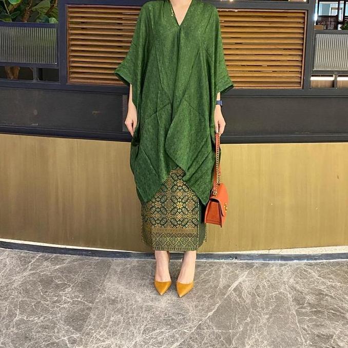 Lausboutique-Tunik Aruna Polos-Seri Rimba-Tunik Batik [Hanya Atasan]