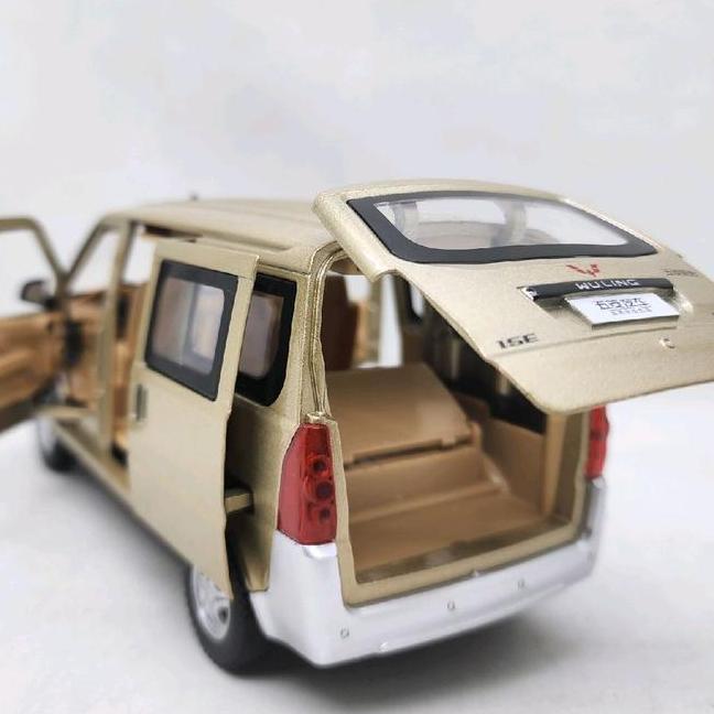 Diecast El Mobil Bus Wuling 124