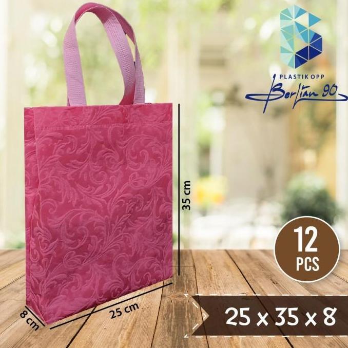 Goodie Bag standing handle emboss 25 x 35 Tas Spunbond Tali emboss