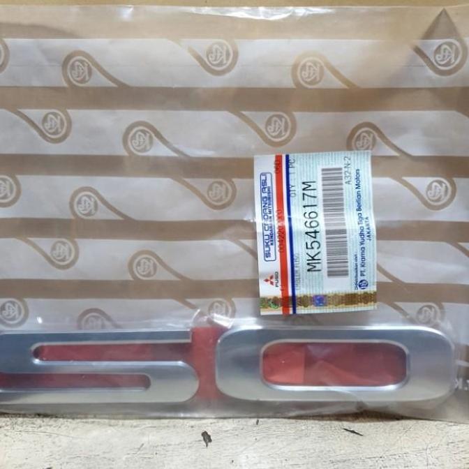Emblem FUSO Mitsubishi Canter HDX Genuine Part