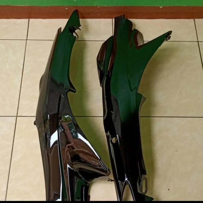 Cover Body Belakang Kanan Kiri Suzuki Shogun 125 R , Shogun 125 SP Hitam
