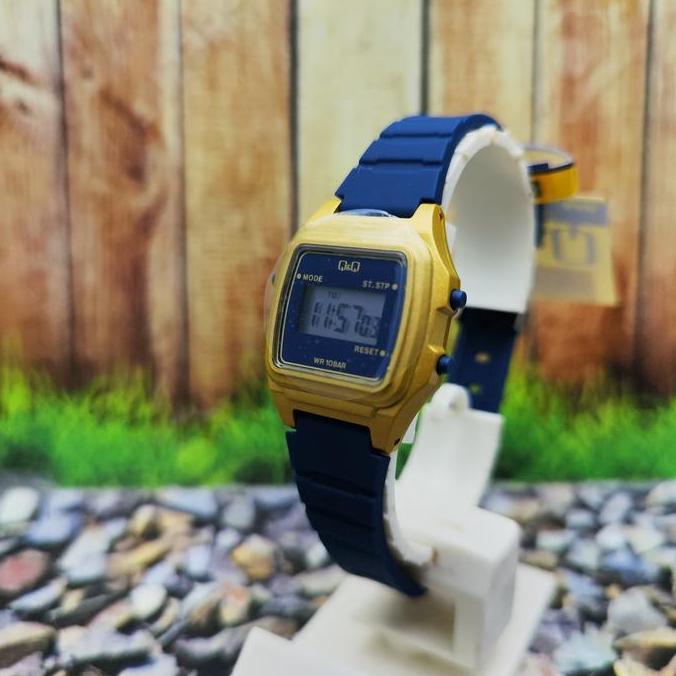 Jam Tangan Anak Wanita Q&Q QnQ Digital Strap Karet LLA2J804Y Original