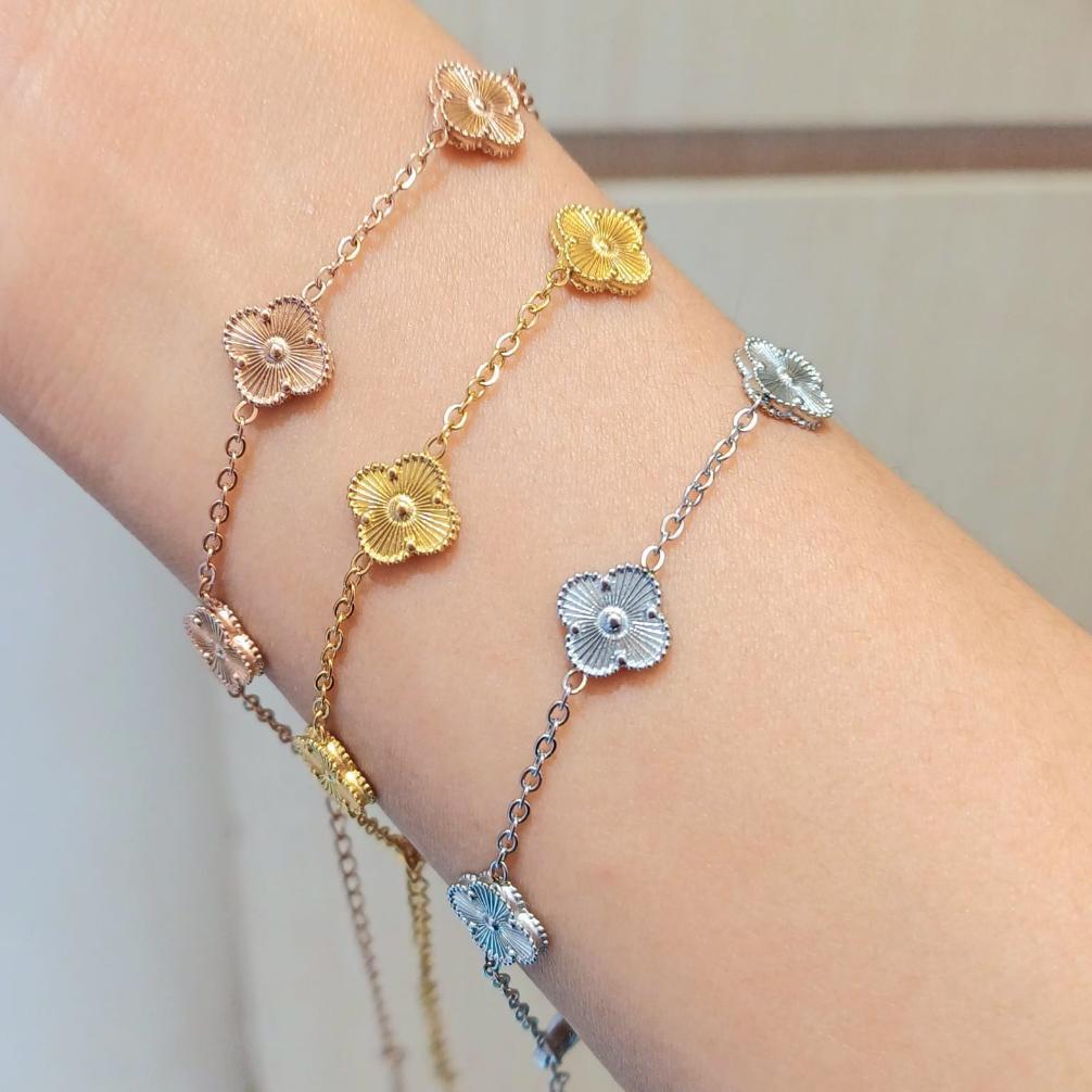 NEW Gelang Tangan Rantai Baja Titanium Aksen Daun Klover Ala Korea Untuk Wanita [terbaik][terlaris]