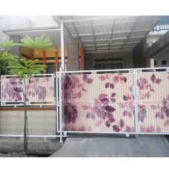 Fiber pagar plastik penutup pagar motif daun Ungu