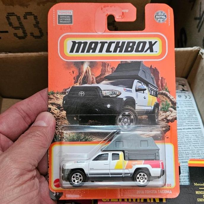 ORIGINAL MATCHBOX 2014 TOYOTA TACOMA WHITE