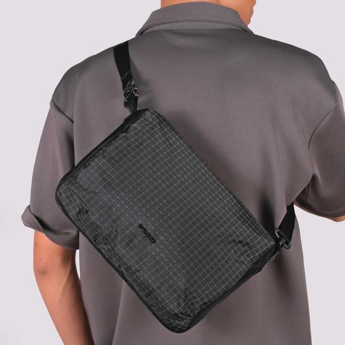 Ikozzi Cavity - Sling Bag