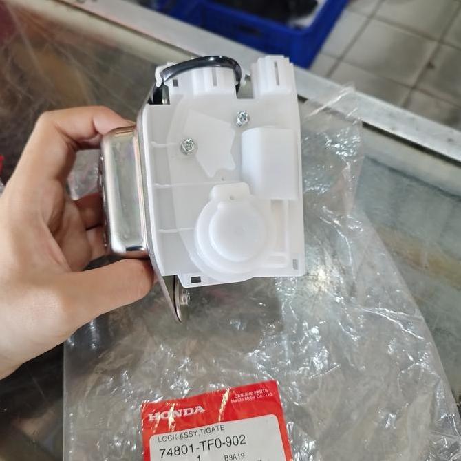 Door Lock Kunci Aktuator Pintu Belakang Bagasi Honda Mobilio Brio BRV