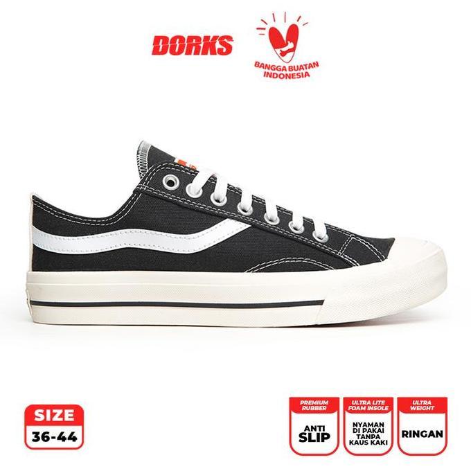 Sepatu Dorks - Cosplay Black White Sepatu Snekers Casual Shoes Sekolah Pria Wanita