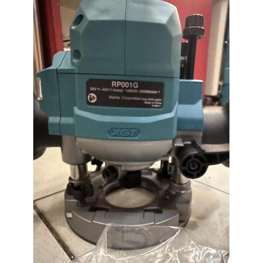 Mesin Router Cordless Makita Rp001Gz