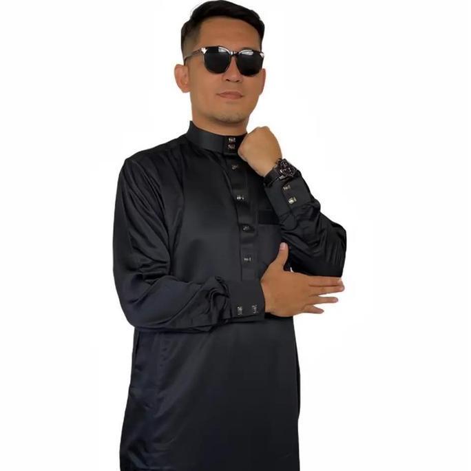 Wekup Jubah Gamis Slimfit Pria Muslim Dewasa Emirates Polos Lengan Manset Panjang Bahan Satin Twill 