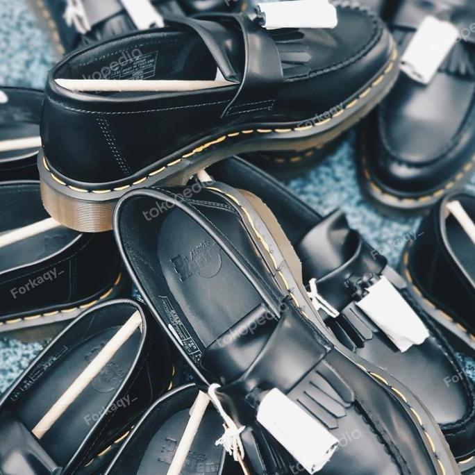 Sepatu Loafers Sepatu Dr. Martens Adrian Tassel Yellow Stitch