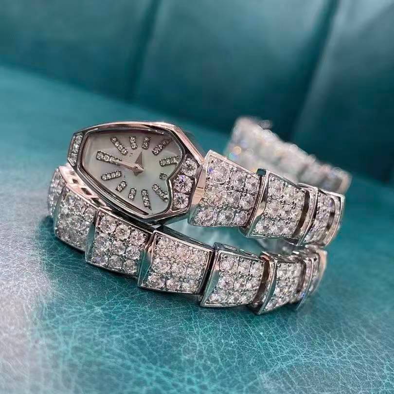 Jam tangan Watch Latest full diamond  Pria cowok Tonneau Wanita watch best-selling Wanita Korean wat