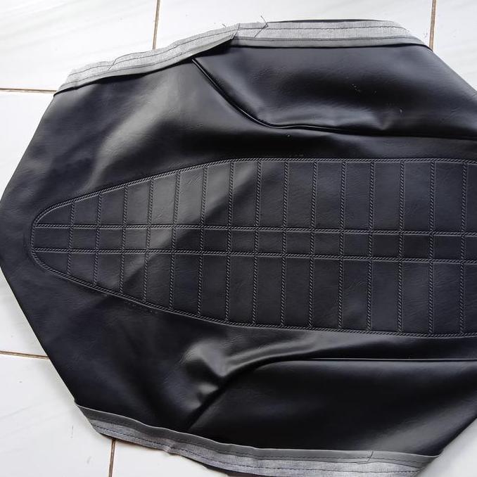 Sarung Kulit / Cover Jok Motor C 70
