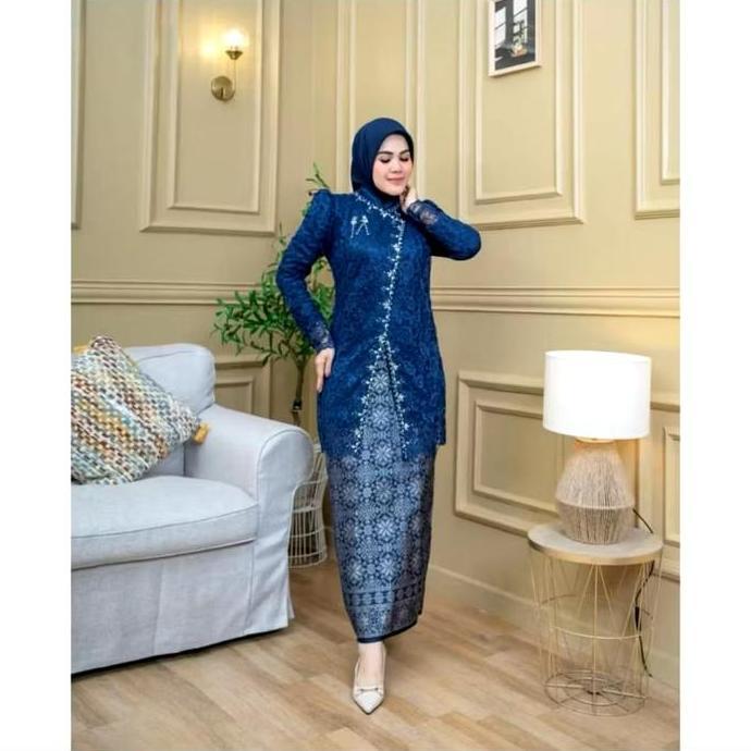 Setelan Kebaya Brokat Model Janggan Kebaya Wisuda 2025 Modern untuk Tampil Elegan // Kebaya Bawahan 
