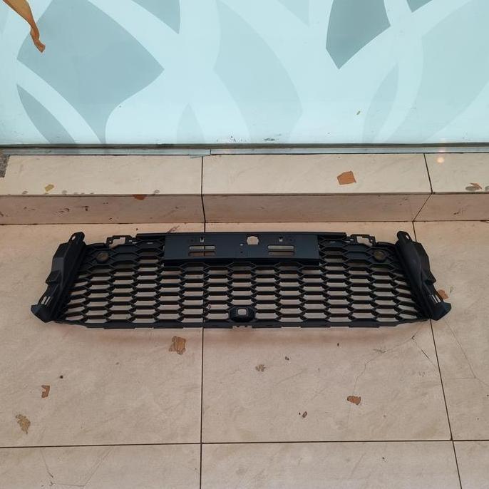 GRILL BEMPER WITH HOLE CAMERA 360 ASLI MITSUBISHI NEW PAJERO 2022 RESTOCK