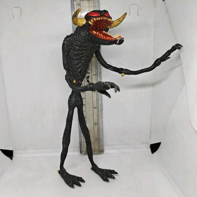 ACTION FIGURE MCFARLANE SPAWN VIOLATOR VINTAGE FIGURE 1996 BENDABLE MINUS TANDUK FG75