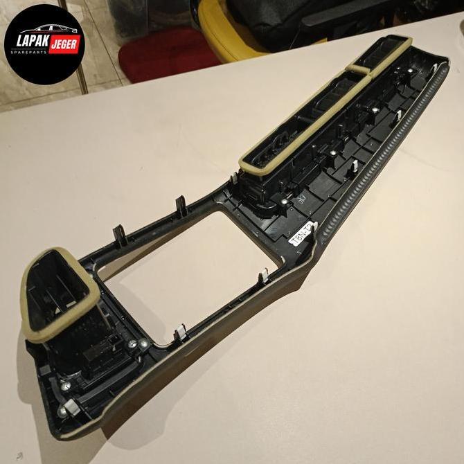 Frame AC dashboard kiri Honda HRV bekas