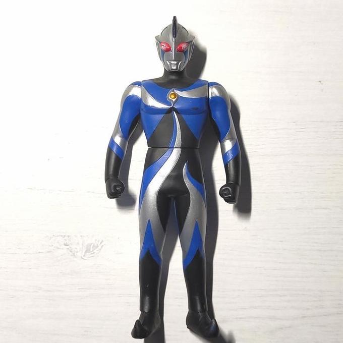 BANDAI UHS ULTRAMAN CHAOS COSMOS FIGURE VINYL ULTRA HERO SERIES 16 CM OC99