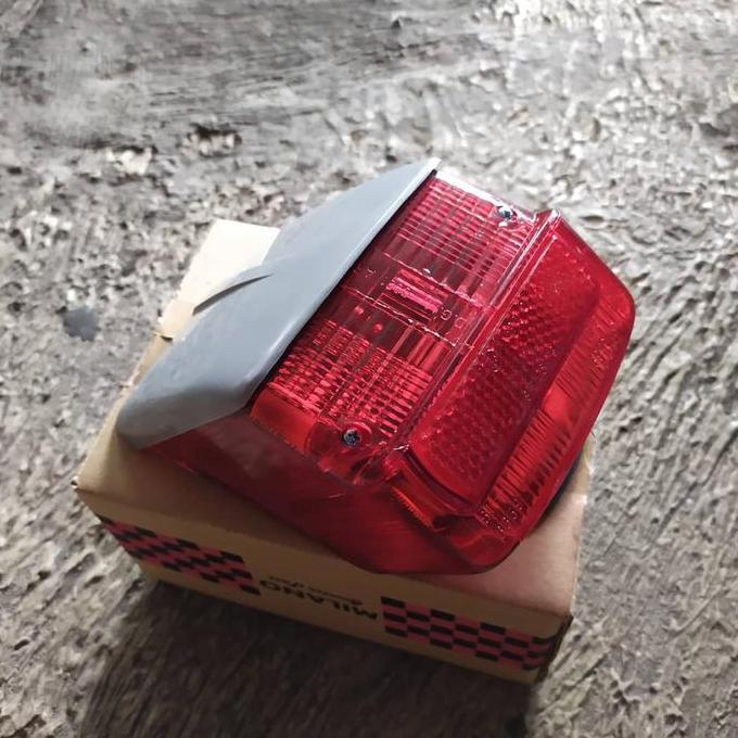 STOPLAMP LAMPU BELAKANG VESPA SUPER SPRINT IMPOR KARET SIEM UNTUK MOTOR VESPA SUPER SPRINT PROMO