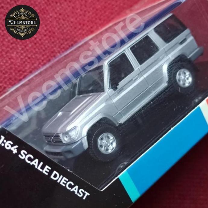 margaretacv / Die Cast 1:64 Toyota Landcruiser 70 series Diskon