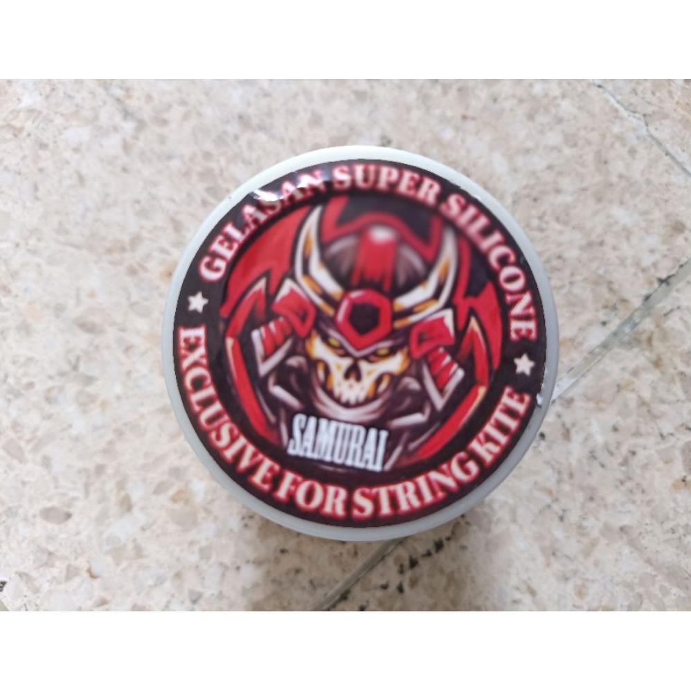 SANJAYAEMART BENANG LAYANGAN GELASAN TAJAM SAMURAI SIZE : 0.22 SENAR MATOT PANJANG : 2000 YARD SASAK