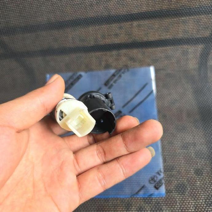 Paling Murah. Lighter Power Outlet Lighter Charger Mobil Toyota Innova Fortuner Hilux Original Set