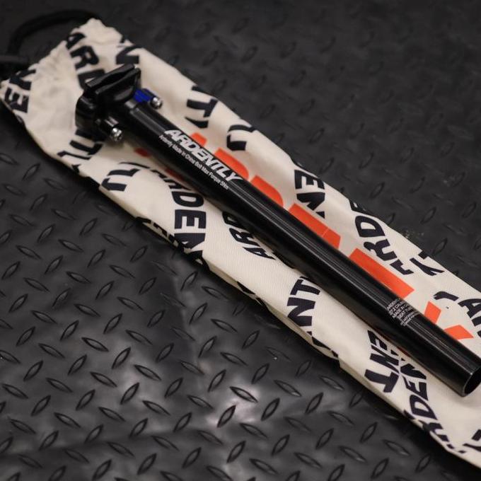 seatpost ardently