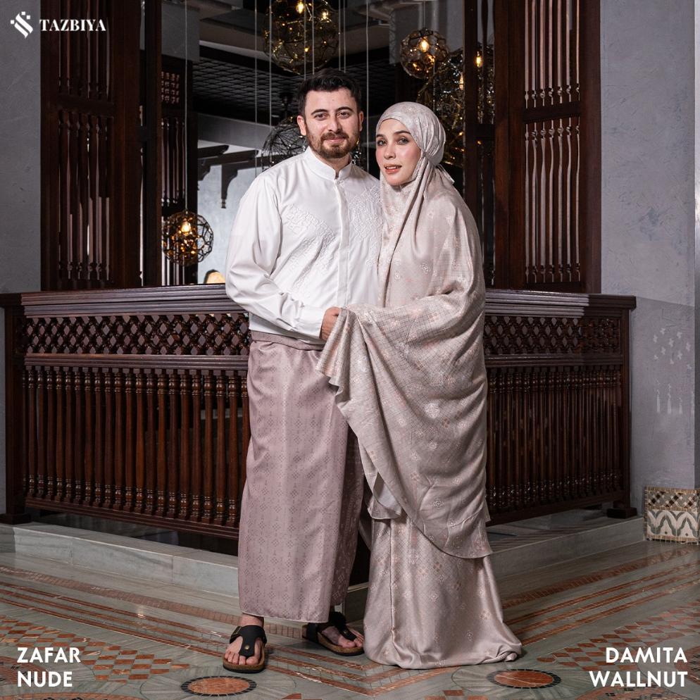 HOT DEALS TAZBIYA - GIFT SET COUPLE MUKENA & SARUNG (RAYA HAMPERS GIFT BOX RAYA COUPLE ISI MUKENA DA