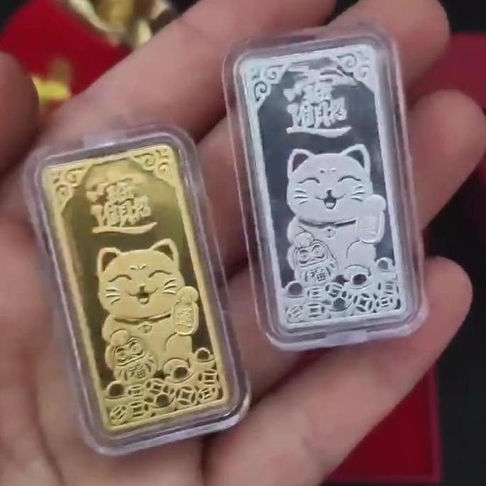 Koin Emas Keberuntungan Souvenir Motif Lucky Cat Jimat Penarik Uang Amulet Kekayaan Emas